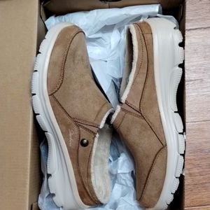 New Women's Skechers Relaxed Fit Easy Going Latte Clog Tan US 9.5